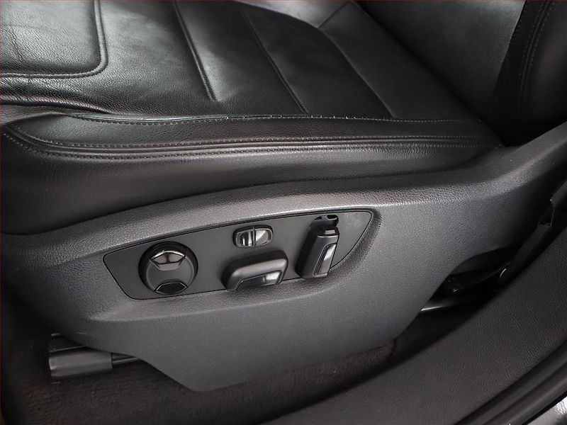 Volkswagen Touareg (2012) Business 3.0 TDI, 4X4 - fotka 21 z 23