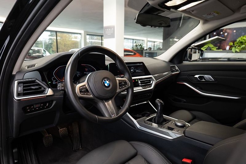 BMW Řada 3 d Touring Manuál - fotka 5 z 21
