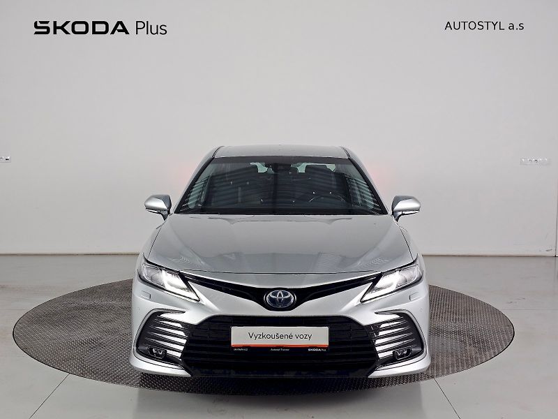 Toyota Camry (2023) 2.5HEV 218k PRESTIGE - fotka 4 z 32