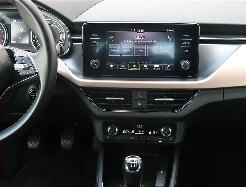 Škoda Kamiq (2021) Style Plus 1.0 TSI, Tempomat - fotka 12 z 24