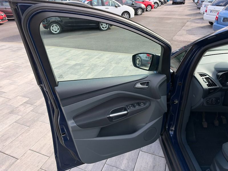 Ford C-MAX (2012) Trend 1.6i 77kW - fotka 9 z 30