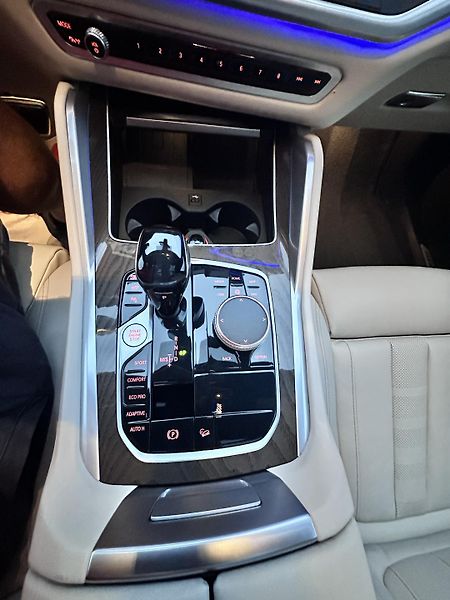 BMW X6 (2021) BMW X6 x Drive 30 d , M packet - fotka 19 z 21