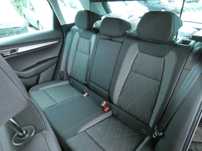 Škoda Karoq FL 4x4 Style 2.0 TDI /110kW 7s - fotka 21 z 28