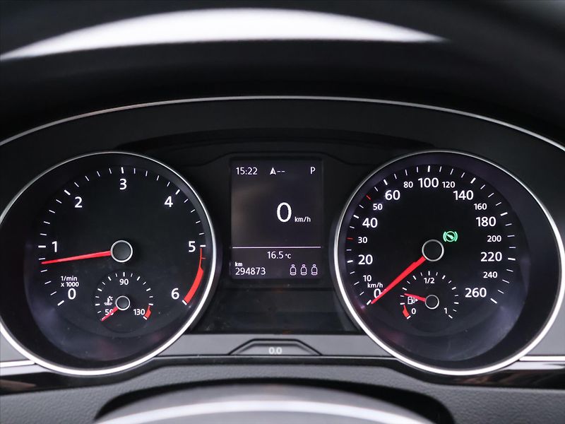 Volkswagen Passat 2,0 TDI 110kW DSG Comfort Navi - fotka 16 z 31
