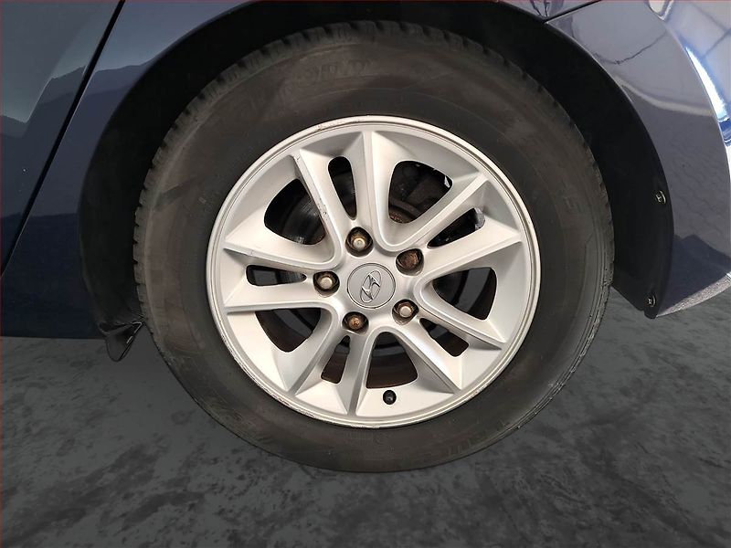 Hyundai i30 (2009) Comfort 1.4 CVVT, LPG, po STK - fotka 15 z 16