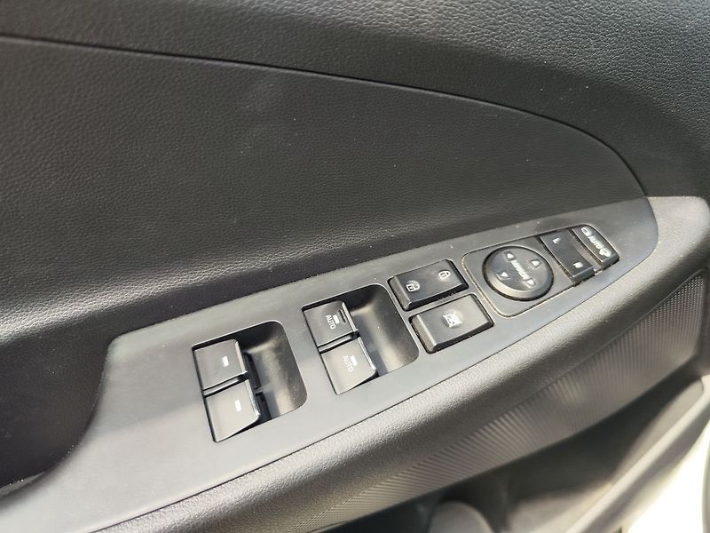 Hyundai Tucson 1.6 CRDI/85kW Traveller - fotka 27 z 31