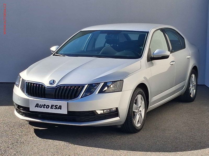 Škoda Octavia (2018) 1.4 TSI, 2.maj,ČR, STK9/28 - fotka 3 z 15