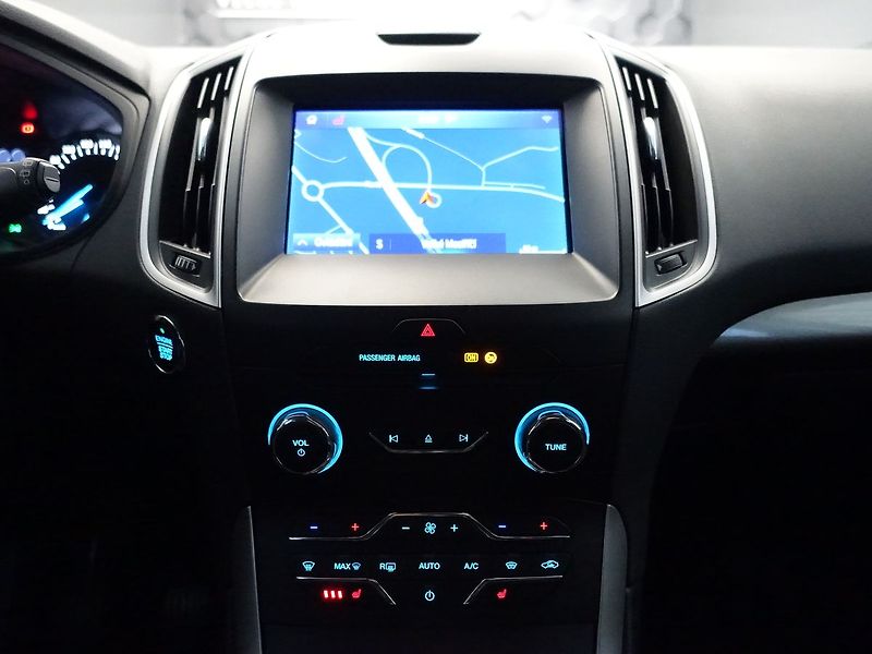 Ford S-MAX 110 kw, manuál, LED světlomety - fotka 14 z 38