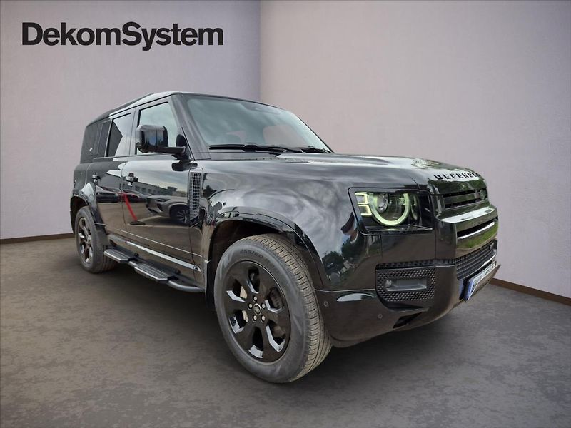 Land Rover Defender 3,0 110 D300 HSE - fotka 2 z 19
