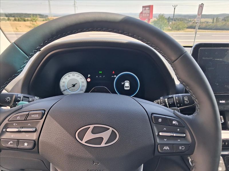 Hyundai i30 (2026) 1,6   TGDI DCT STYLE - fotka 11 z 13