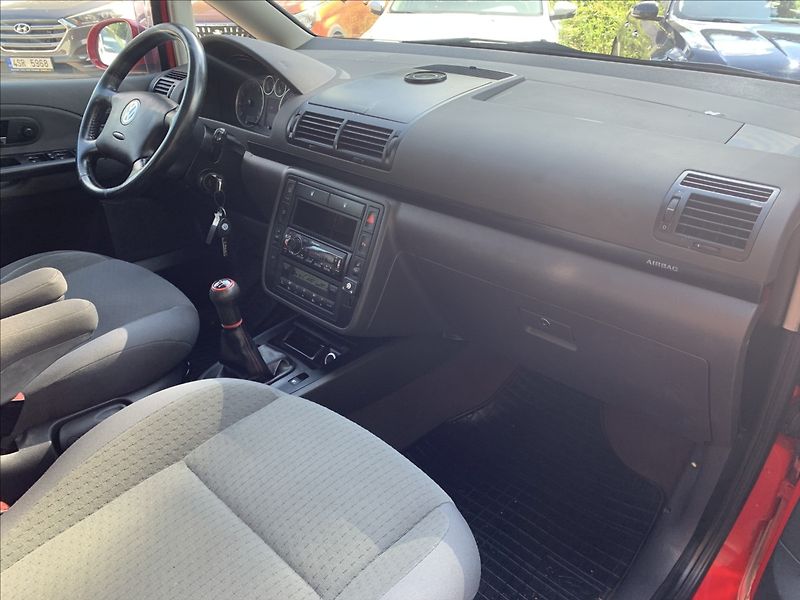 Volkswagen Sharan 1,8 t LPG 7MÍST - fotka 13 z 19