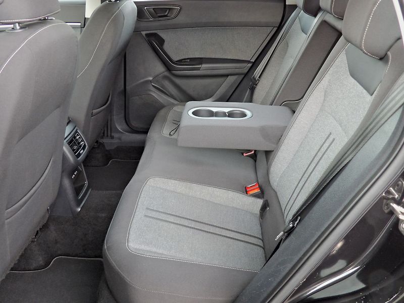 Seat Ateca 1.5TSI DSG Virtual LED Kamera - fotka 25 z 34