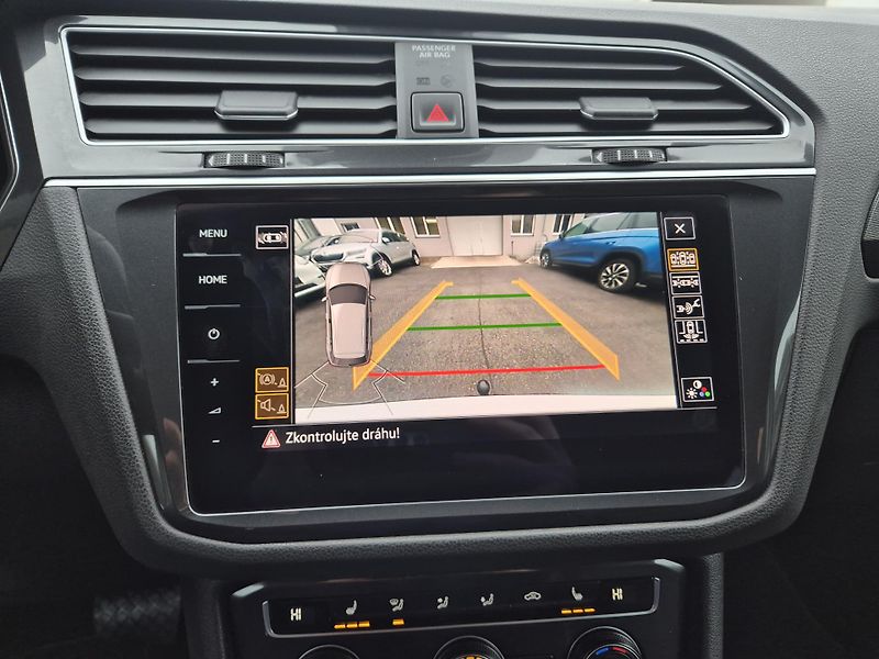 Volkswagen Tiguan 2,0TDi 140kw DSG 4x4 18ALU TZ - fotka 33 z 50