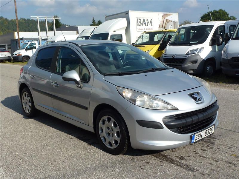 Peugeot 207 1,4 - fotka 6 z 43