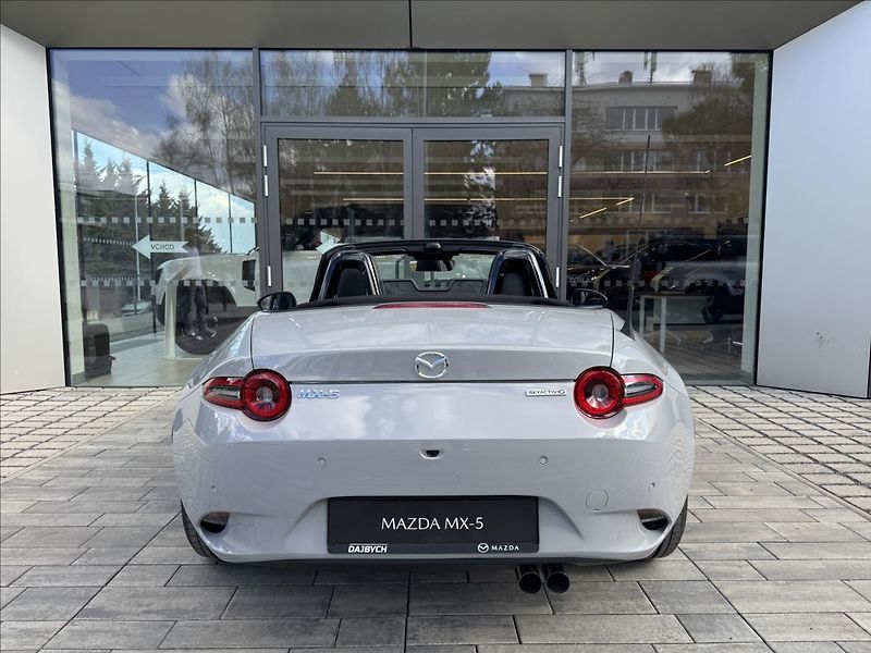 Mazda MX-5 (2026) 1,5 132ps 6MT RWD Homura - fotka 8 z 12