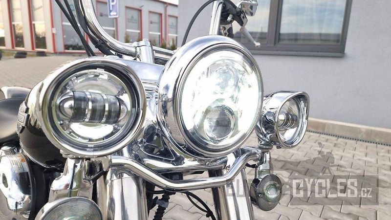 Harley-Davidson FLSTC Heritage Softail Classic (2010) - fotka 18 z 18