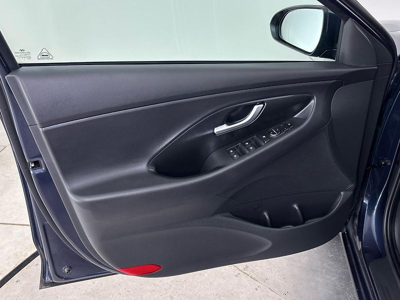 Hyundai i30 Smart DCT - fotka 13 z 27
