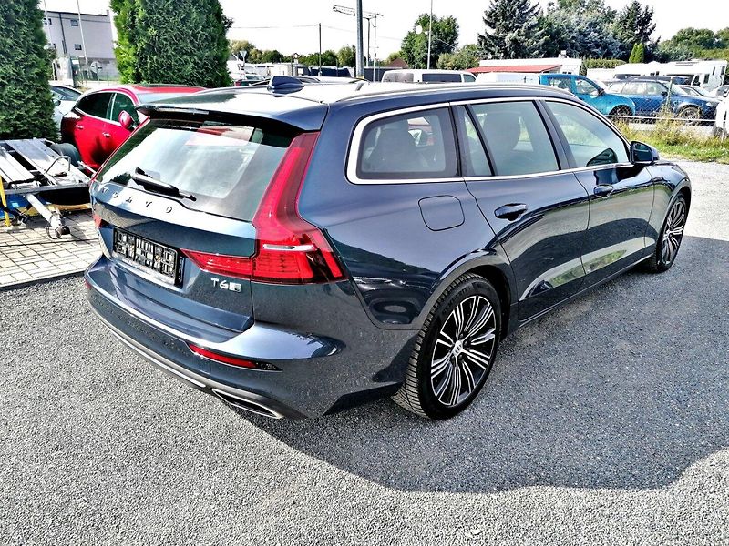 Volvo V60 (2020) 2.0 T6 AWD PHEV INSCRIPTION - fotka 4 z 42