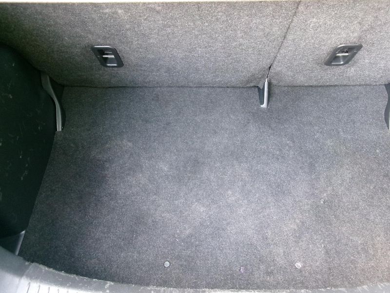 Mazda 2 (2011) 1,3i KLIMA ALU VÝHŘEV - fotka 15 z 27