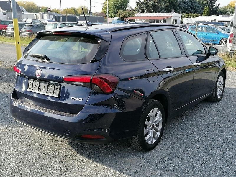 Fiat Tipo (2018) 1.6 JTD Navi,Kamera - fotka 4 z 21
