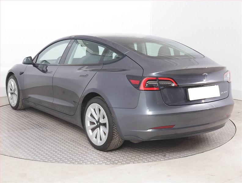 Tesla Model 3 (2021) Long Range 4WD 79kWh, SoH 92% - fotka 4 z 23