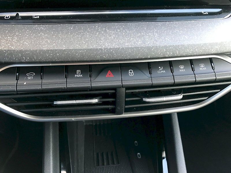Škoda Octavia (2024) SELECTION TOP TD85/2.0 M6F - fotka 19 z 24