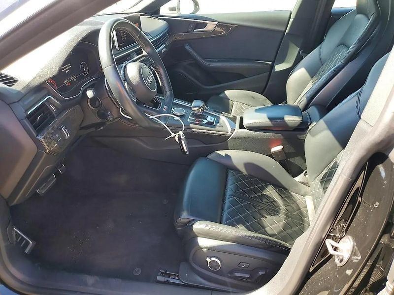 Audi S5 (2018) Auto na cestě - fotka 7 z 12