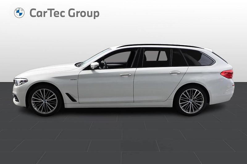 BMW Řada 5 520d xDrive Touring - fotka 3 z 14