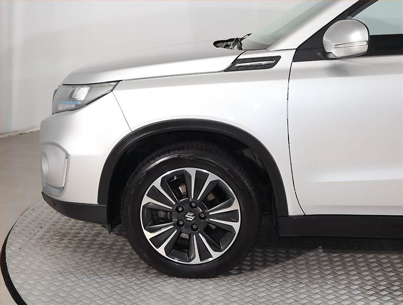 Suzuki Vitara (2022) 1.5 Hybrid, Automat - fotka 15 z 17