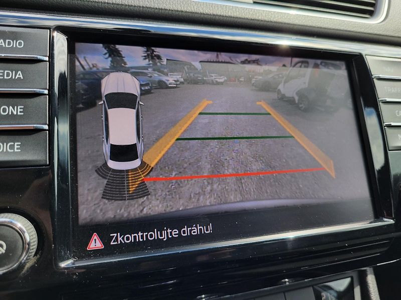 Škoda Superb III 2.0 TDi 110kW AMBITION *ČR - fotka 15 z 44
