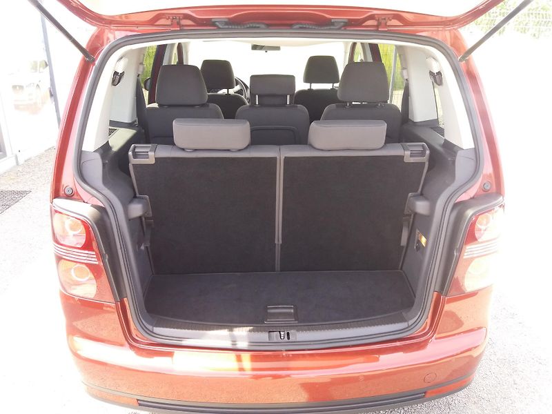 Volkswagen Touran 1.4TSi,103kW,7.MÍST,XENONY! - fotka 7 z 29