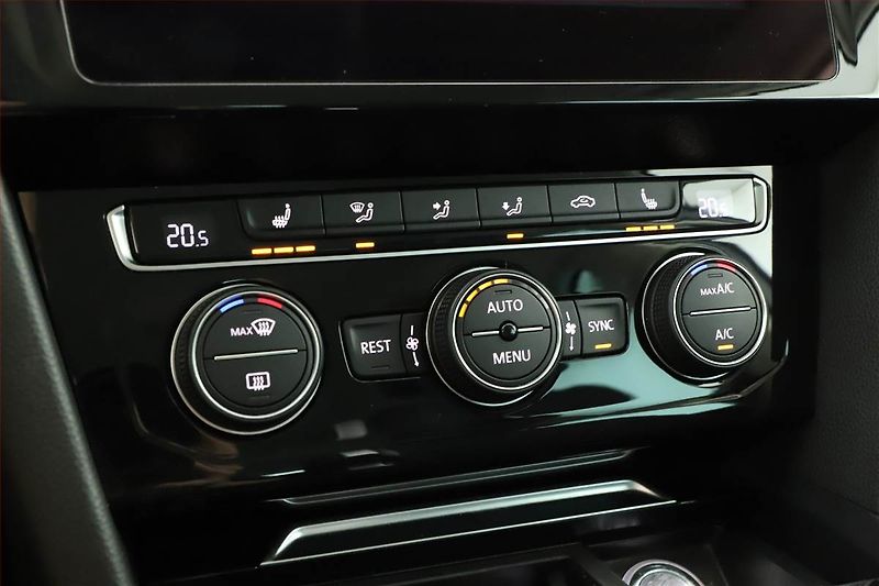 Volkswagen Passat (2019) 2.0 TDI, Automat, Kůže - fotka 15 z 21