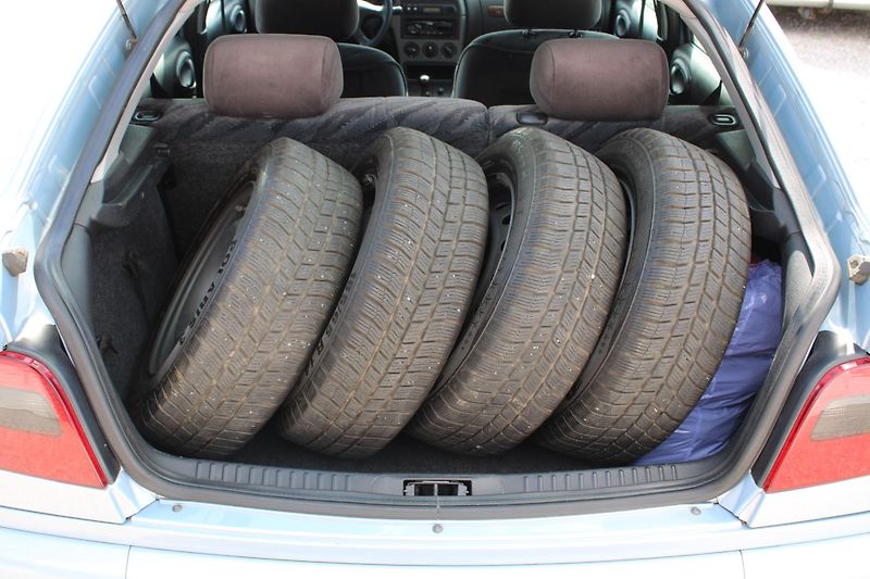 Citroën Xsara (2001) 1.4i VELICE ZACHOVALÝ STAV - fotka 17 z 19