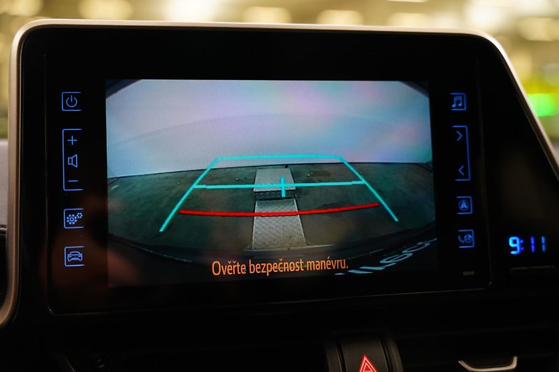 Toyota C-HR - fotka 23 z 29