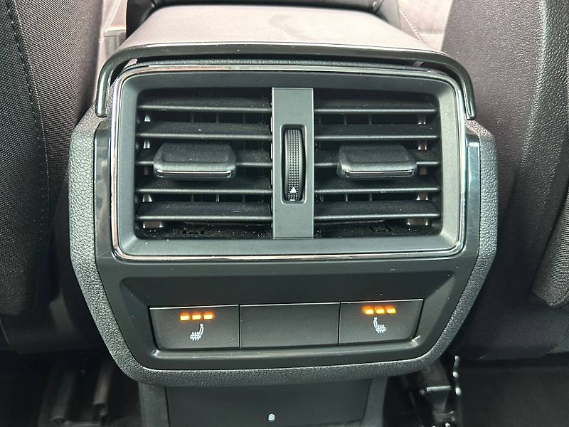 Škoda Karoq (2022) 1.5 TSI 110 kW Tažné Matrix - fotka 25 z 30