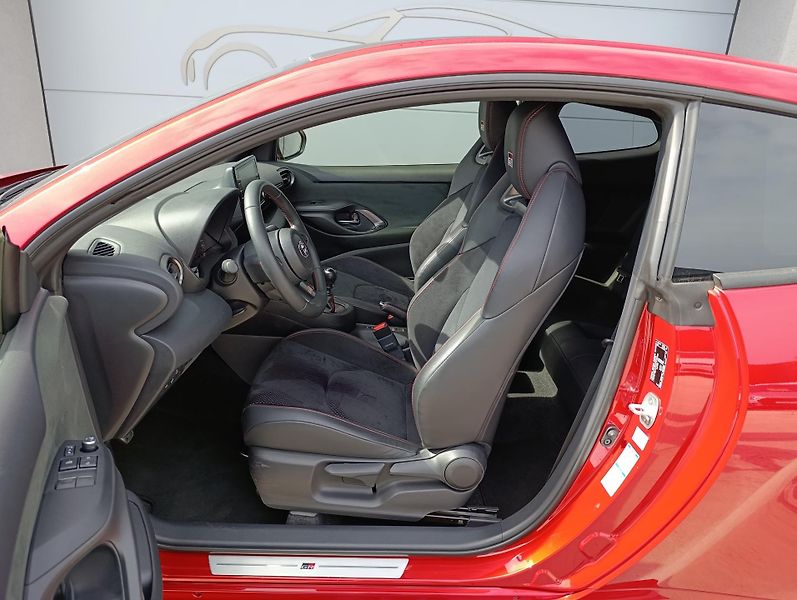 Toyota GR Yaris 1.6 TURBO DYNAMIC SPORT  - fotka 11 z 30