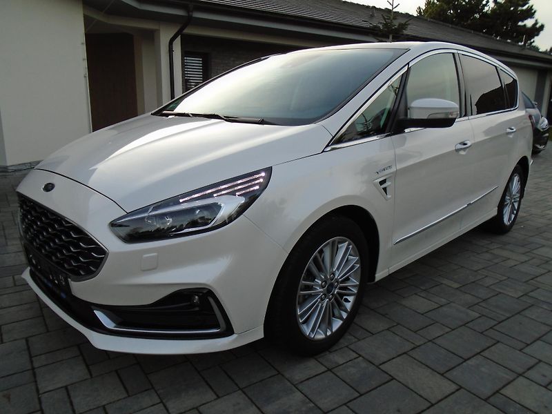 Ford S-MAX 2,0EcoBlue 140kW Vignale 8AT 7 - fotka 2 z 46