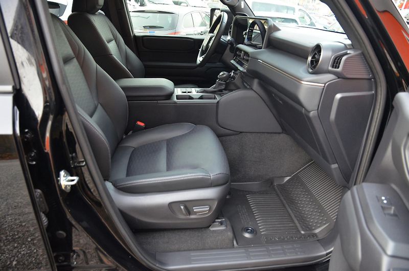 Toyota Land Cruiser 2.4 iFORCE MAX / ČR (Dajbych) - fotka 19 z 45