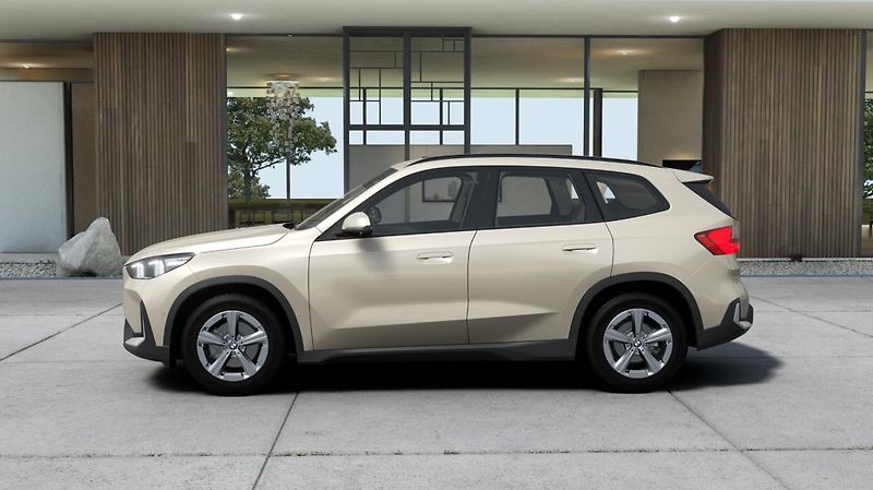 BMW X1 sDrive18i - fotka 5 z 14
