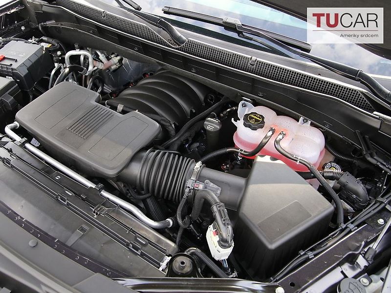 Chevrolet Suburban 6,2 V8 High Country - fotka 43 z 51