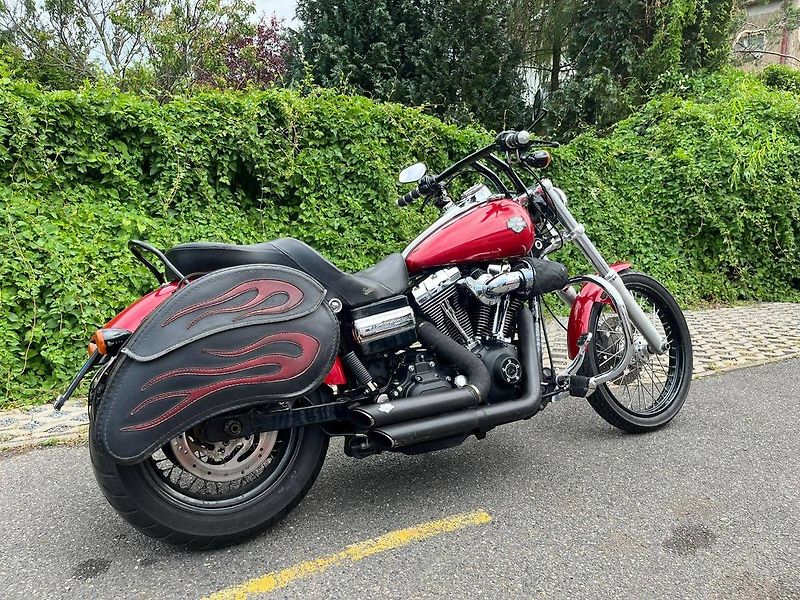 Harley-Davidson FXDWGI Dyna Wide Glide (2010) - fotka 2 z 13