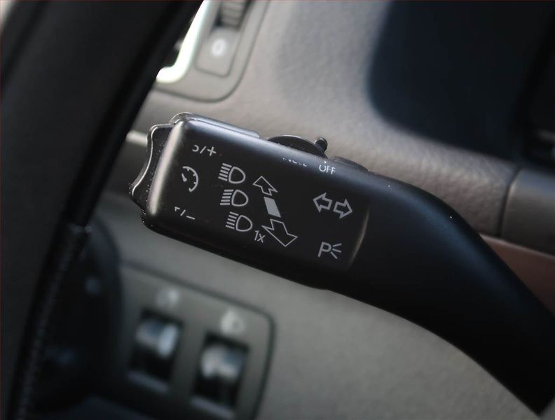 Volkswagen Touran (2012) Comfortline 1.6 TDI, Automat - fotka 18 z 19