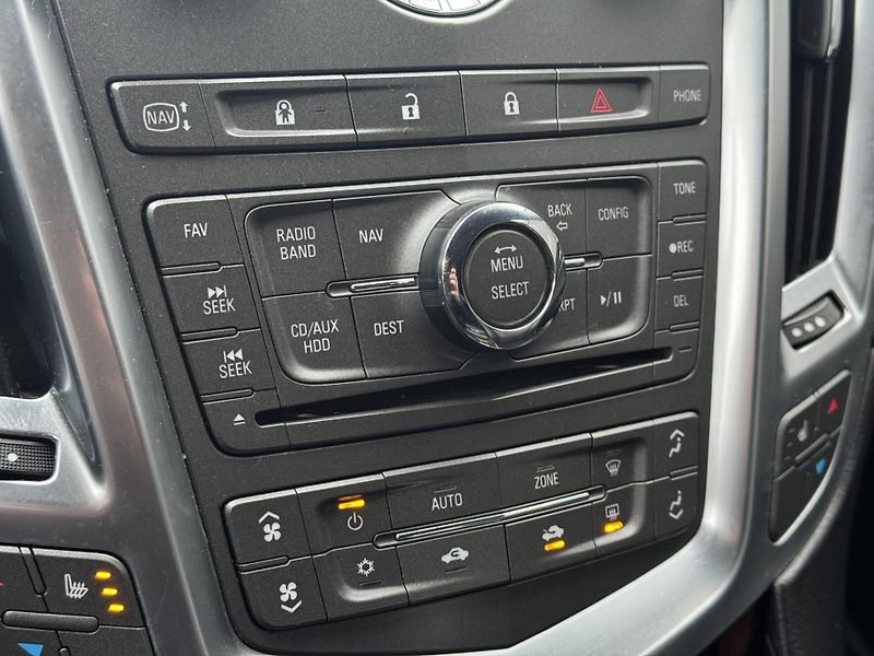 Cadillac SRX (2011) 3.0 V6 AWG Elegance, LPG, PANO - fotka 35 z 49