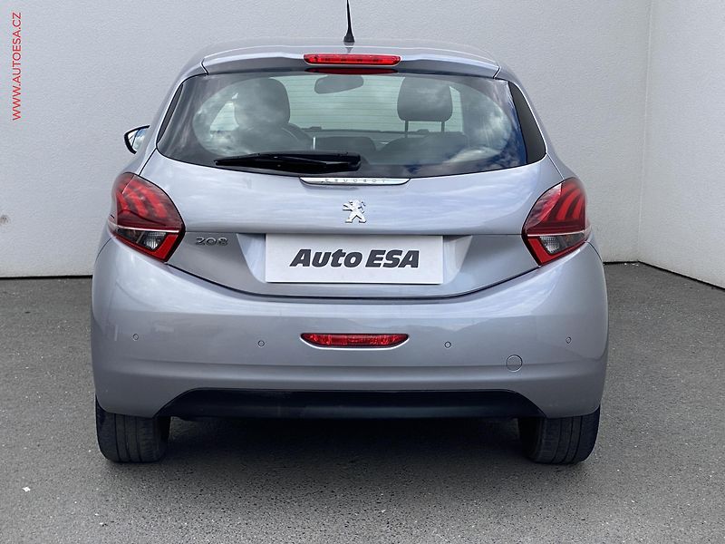 Peugeot 208 (2019) 1.2PT, Allure, navi - fotka 5 z 15