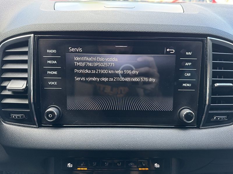 Škoda Karoq (2022) 2.0TDi LED Kamera Smartlink - fotka 12 z 48