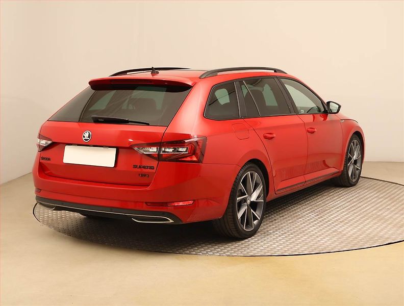 Škoda Superb (2018) Sportline 2.0 TDI, 4X4 - fotka 5 z 31