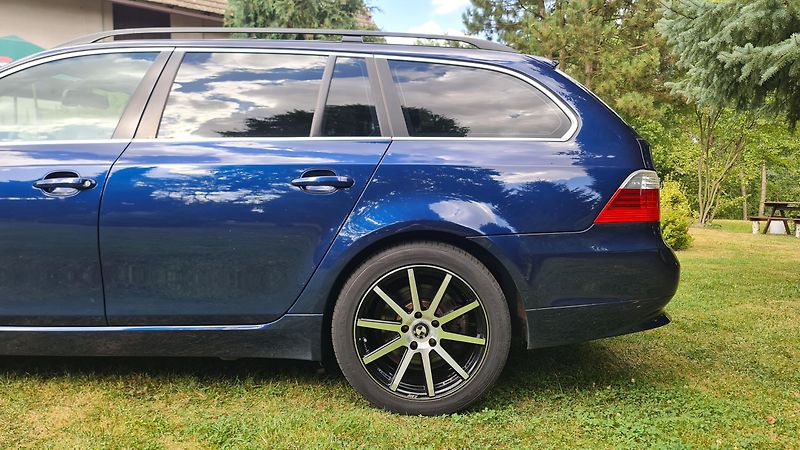 BMW Řada 5 (2009) 525XD,E61,FACELIFT,145kW,MANUÁ - fotka 6 z 32