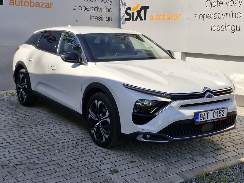 Citroën C5 X 1.6 PureTech 180k SHINE - fotka 2 z 10