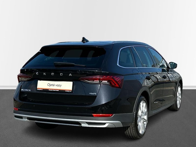 Škoda Octavia Scout 2,0 TDI  147kW DSG 4x4 - fotka 2 z 22