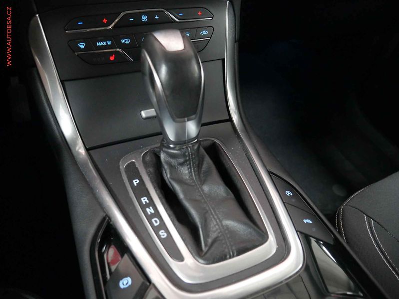 Ford S-MAX (2016) 2.0 TDCi, 2.maj,ČR, AT, park - fotka 16 z 17
